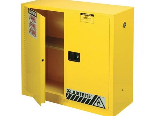 GABINETES 892300 22 Ga PM IGNIFUGOS JUSTRITE Bajomesada 22 Galones Amarillos Puerta Manual