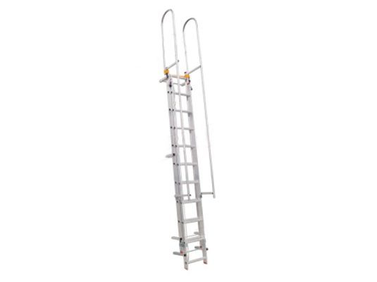 Escaleras de aluminio con baranda
