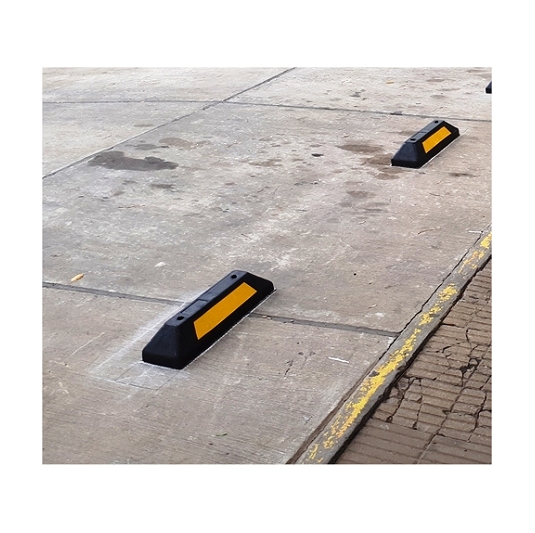 Topes de estacionamiento en goma con reflectivos